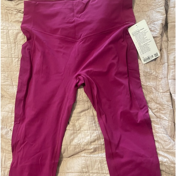 BNWT magenta purple (MGPR) all the right places Lulu leggings - Picture 1 of 3
